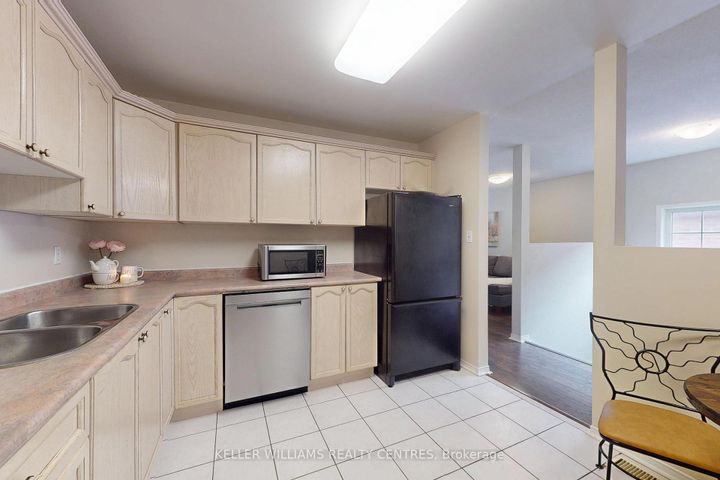 Photo 9 at 78 Clearmeadow Boulevard, Summerhill Estates, Newmarket