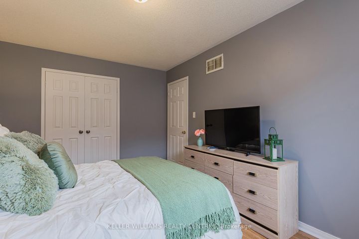 Photo 15 at 78 Clearmeadow Boulevard, Summerhill Estates, Newmarket