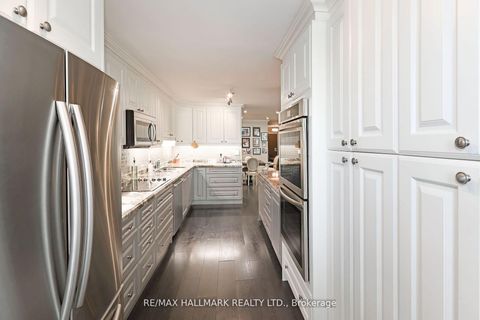 Photo 2 at 105 - 333 Clark Avenue, Yorkhill, Vaughan
