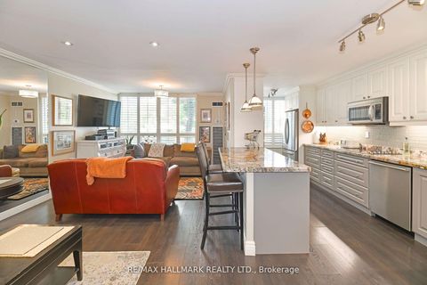 Photo 15 at 105 - 333 Clark Avenue, Yorkhill, Vaughan