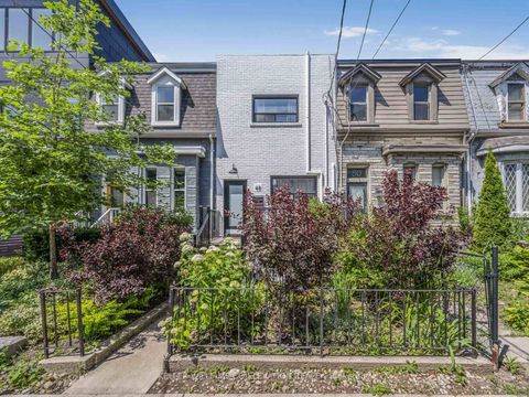Photo 2 at 48 Massey Street, Niagara, Toronto