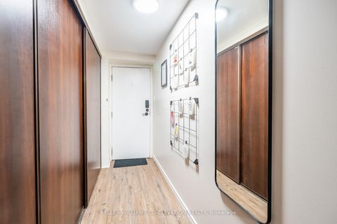 Photo 3 at 48 Massey Street, Niagara, Toronto