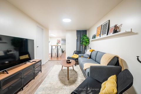 Photo 4 at 48 Massey Street, Niagara, Toronto