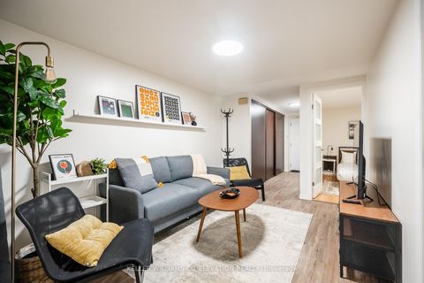 Photo 5 at 48 Massey Street, Niagara, Toronto