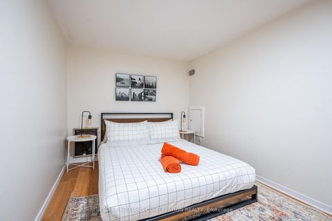 Photo 12 at 48 Massey Street, Niagara, Toronto