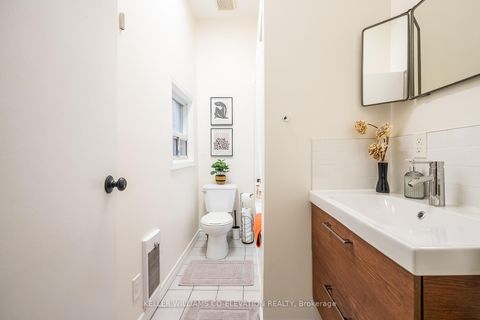 Photo 24 at 48 Massey Street, Niagara, Toronto