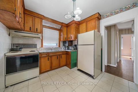 Photo 17 at 35 Farrell Avenue, Willowdale West, Toronto