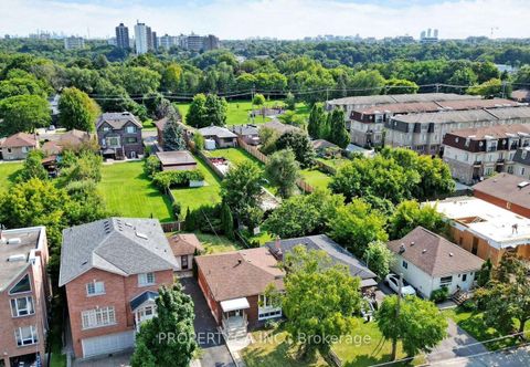 Photo 32 at 35 Farrell Avenue, Willowdale West, Toronto