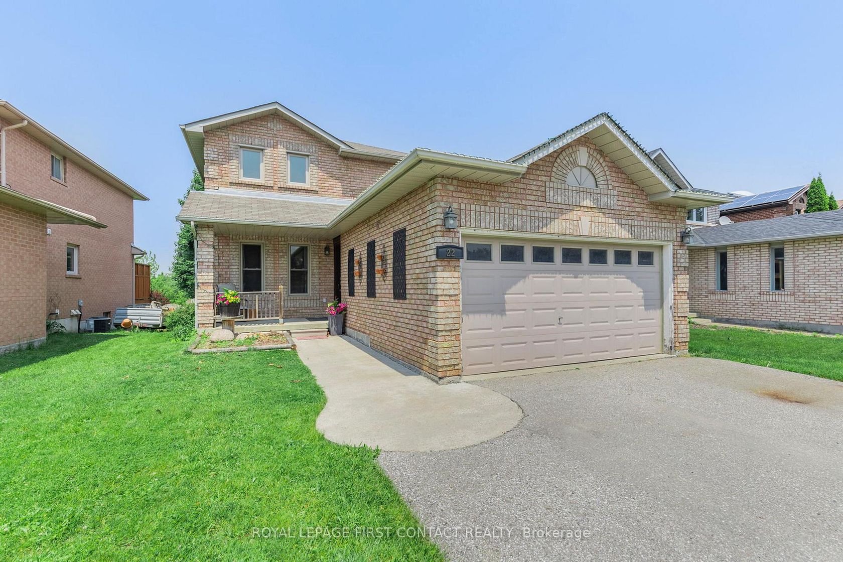 22 Bishop Drive, Ardagh, Barrie photo 2 22 Bishop Drive, Ardagh, Barrie photo 2