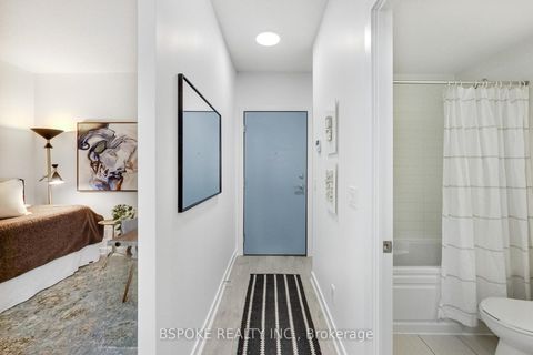 Photo 15 at 518 - 199 Richmond Street W, Waterfront Communities C1, Toronto
