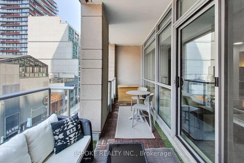 Photo 20 at 518 - 199 Richmond Street W, Waterfront Communities C1, Toronto