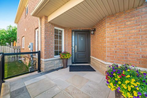 Photo 2 at 2021 Redstone Crescent, WM Westmount, Oakville