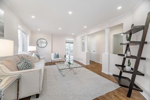 Photo 7 at 2021 Redstone Crescent, WM Westmount, Oakville