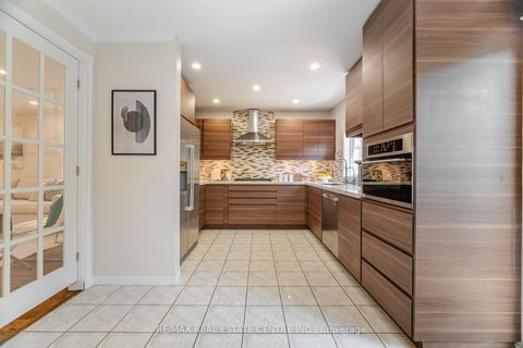 Photo 9 at 2021 Redstone Crescent, WM Westmount, Oakville