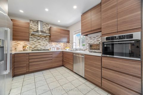 Photo 11 at 2021 Redstone Crescent, WM Westmount, Oakville