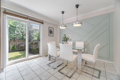 Photo 14 at 2021 Redstone Crescent, WM Westmount, Oakville