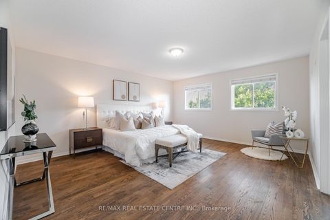 Photo 24 at 2021 Redstone Crescent, WM Westmount, Oakville