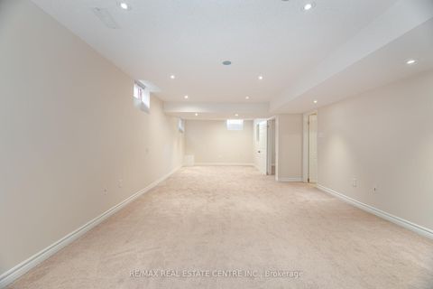 Photo 34 at 2021 Redstone Crescent, WM Westmount, Oakville