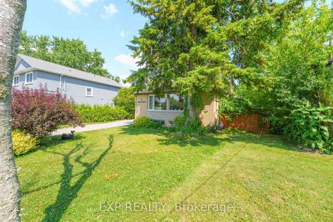 Photo 3 at 31 Patrick Drive, Aurora Highlands, Aurora