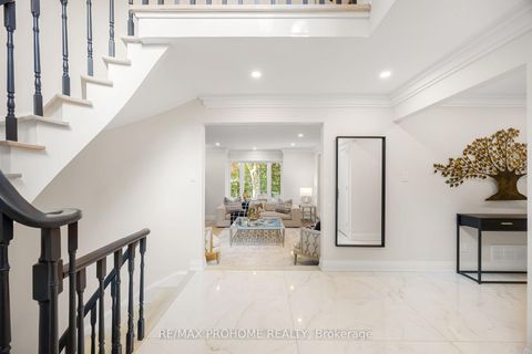 Photo 3 at 22 Fernside Court, Willowdale East, Toronto