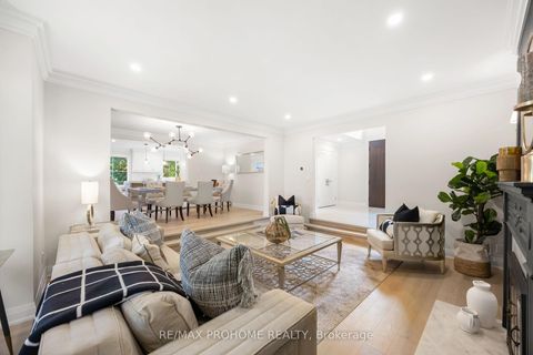 Photo 4 at 22 Fernside Court, Willowdale East, Toronto