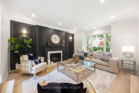 Photo 5 at 22 Fernside Court, Willowdale East, Toronto