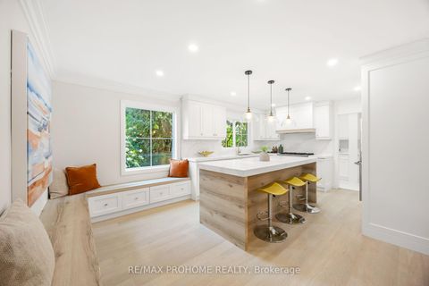 Photo 7 at 22 Fernside Court, Willowdale East, Toronto