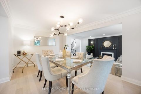 Photo 12 at 22 Fernside Court, Willowdale East, Toronto