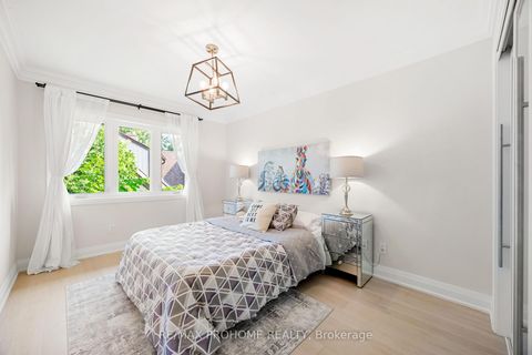 Photo 30 at 22 Fernside Court, Willowdale East, Toronto