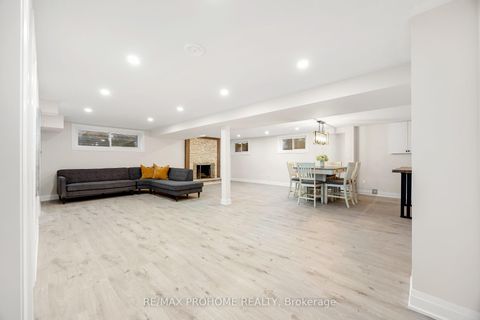 Photo 31 at 22 Fernside Court, Willowdale East, Toronto