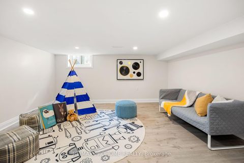 Photo 32 at 22 Fernside Court, Willowdale East, Toronto