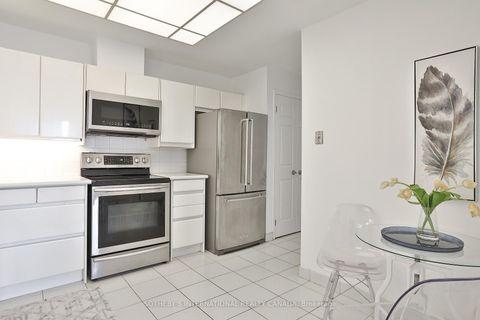 Photo 14 at 1003 - 7 Broadway Avenue, Mount Pleasant West, Toronto