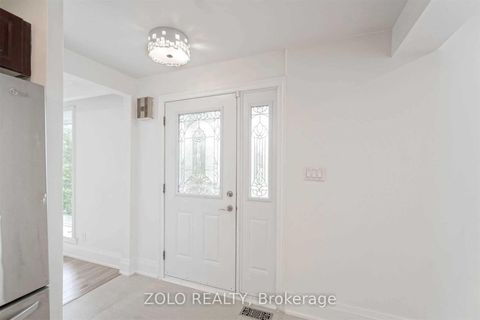 Photo 1 at 525 Lynett Crescent, Crosby, Richmond Hill