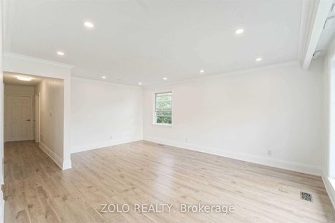 Photo 3 at 525 Lynett Crescent, Crosby, Richmond Hill