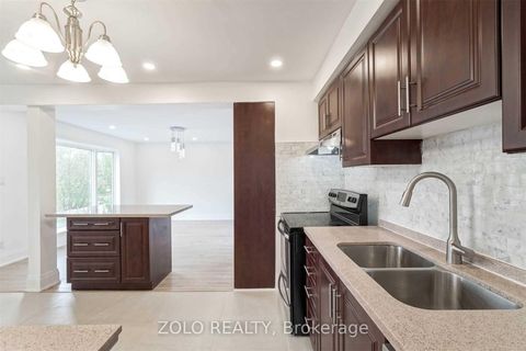 Photo 4 at 525 Lynett Crescent, Crosby, Richmond Hill