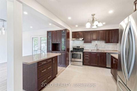 Photo 6 at 525 Lynett Crescent, Crosby, Richmond Hill