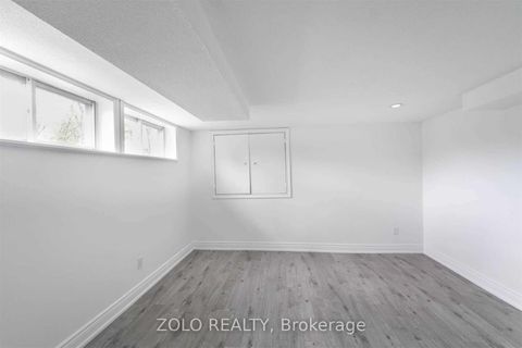 Photo 22 at 525 Lynett Crescent, Crosby, Richmond Hill