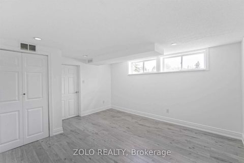 Photo 23 at 525 Lynett Crescent, Crosby, Richmond Hill