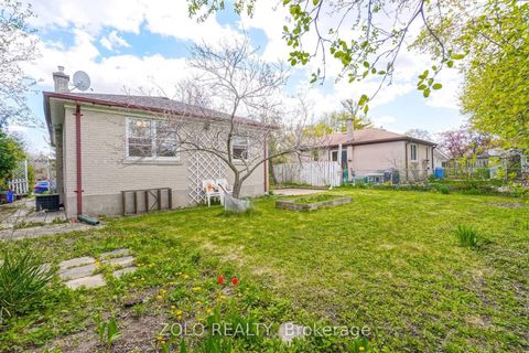Photo 29 at 525 Lynett Crescent, Crosby, Richmond Hill