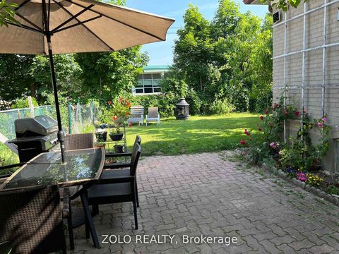 Photo 30 at 525 Lynett Crescent, Crosby, Richmond Hill