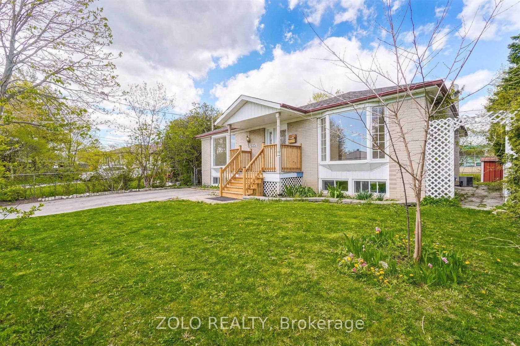 525 Lynett Crescent, Crosby, Richmond Hill 