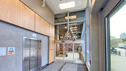 Photo 5 at 703W - 27 Bathurst Street, Waterfront Communities C1, Toronto