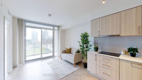 Photo 7 at 703W - 27 Bathurst Street, Waterfront Communities C1, Toronto