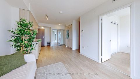 Photo 11 at 703W - 27 Bathurst Street, Waterfront Communities C1, Toronto