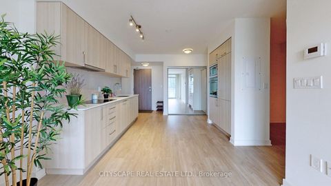 Photo 12 at 703W - 27 Bathurst Street, Waterfront Communities C1, Toronto