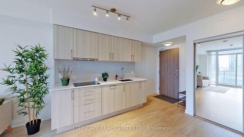 Photo 13 at 703W - 27 Bathurst Street, Waterfront Communities C1, Toronto
