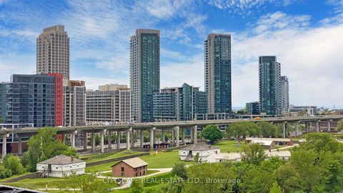 Photo 35 at 703W - 27 Bathurst Street, Waterfront Communities C1, Toronto
