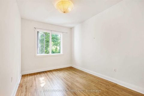 Photo 17 at 499 Palmerston Boulevard, Little Italy, Toronto