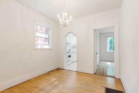 Photo 18 at 499 Palmerston Boulevard, Little Italy, Toronto