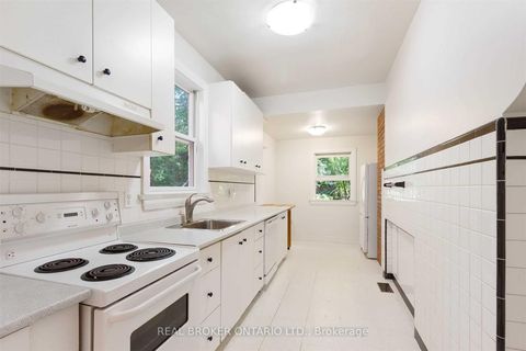 Photo 19 at 499 Palmerston Boulevard, Little Italy, Toronto